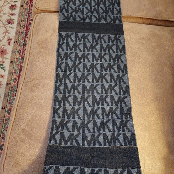 MICHAEL KORS DERBY BLACK AND GRAY METALLIC MK LOGO MUFFLER SCARF NECK WARMER - Picture 4 of 10